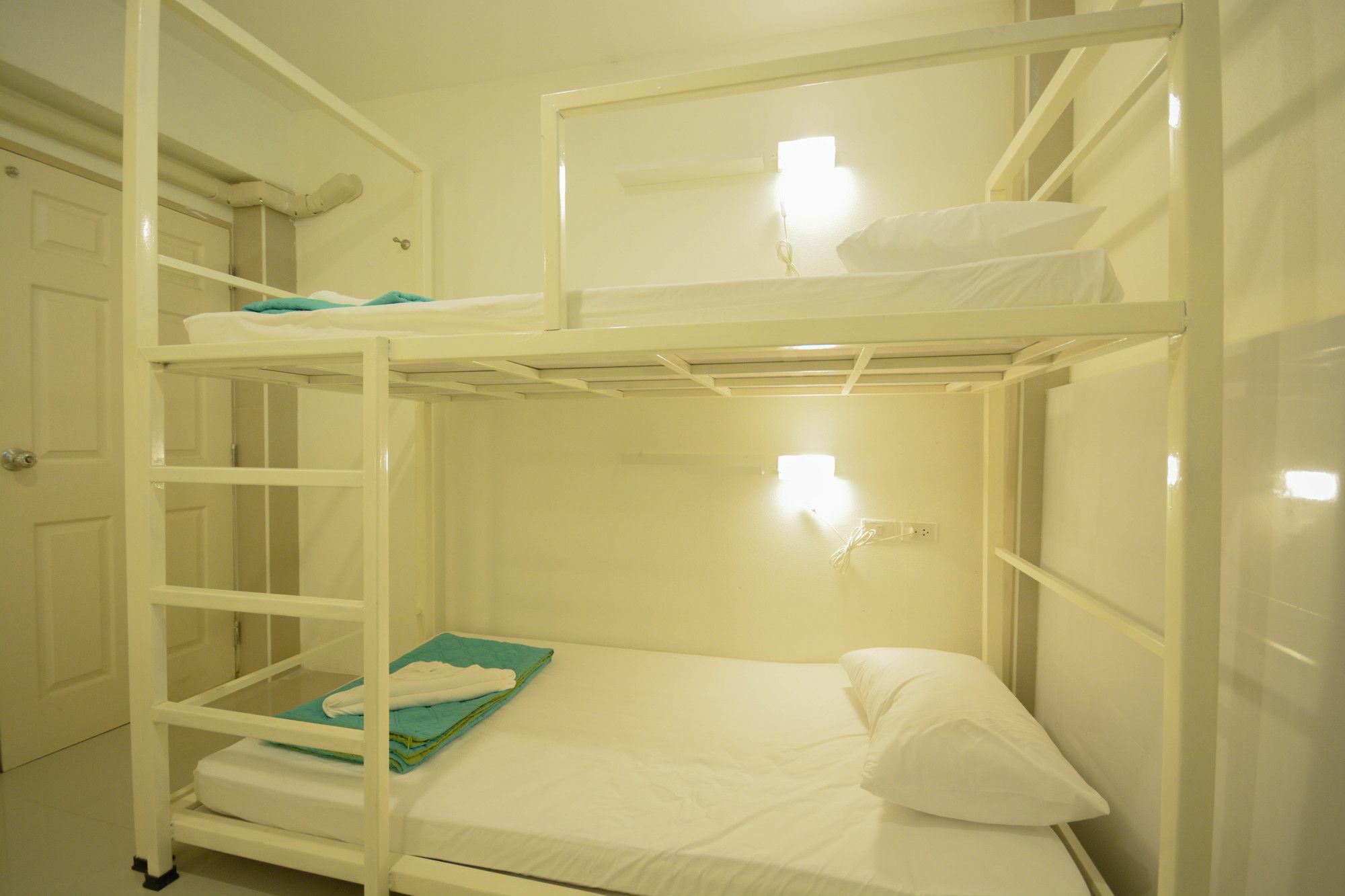 Albergue Irest Ao Nang Seafront Exterior foto